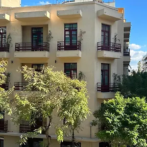 Hotel apartamentowy The Maroon Bottle Luxury